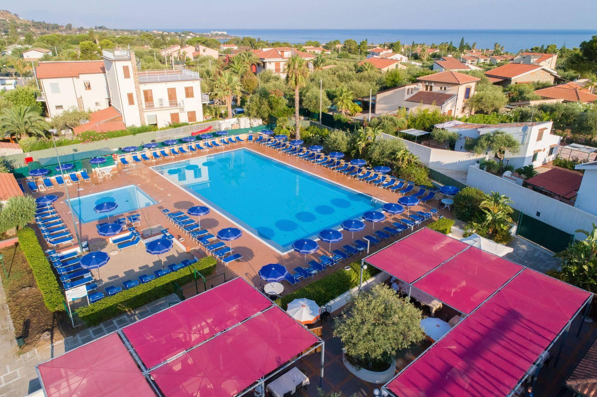 Cefalu Resort - Sporting Club ภายนอก รูปภาพ