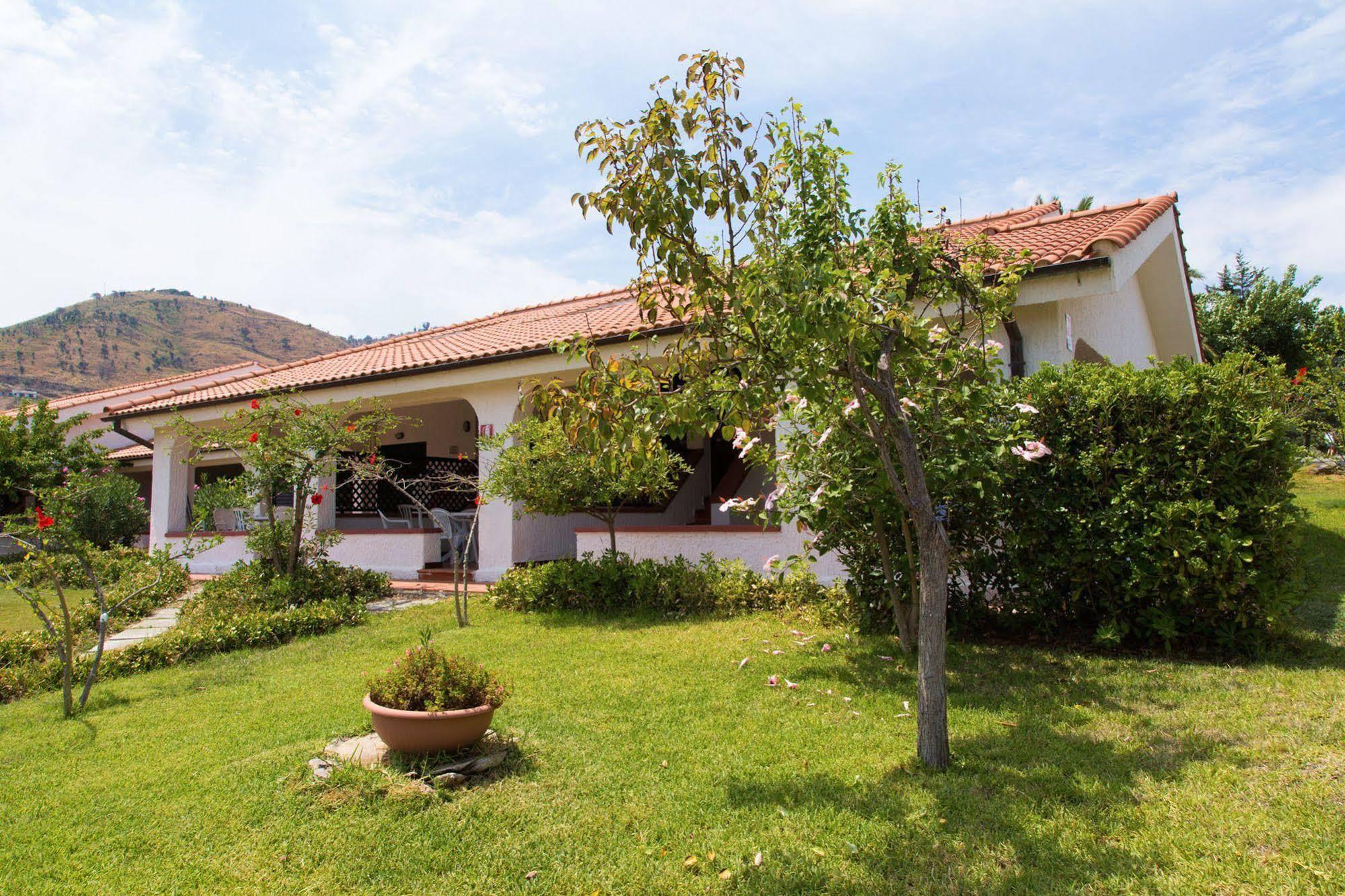 Cefalu Resort - Sporting Club ภายนอก รูปภาพ