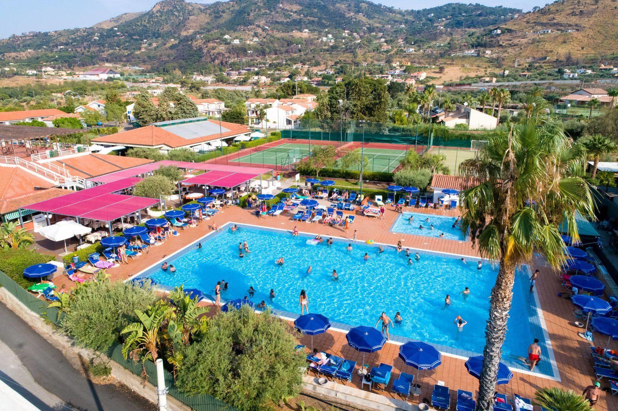 Cefalu Resort - Sporting Club ภายนอก รูปภาพ